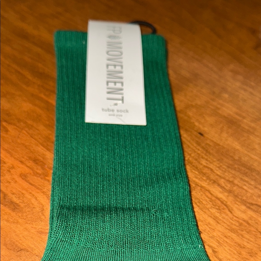 Free People Solid Surprise Butti Green Socks NWT - Picture 5 of 11